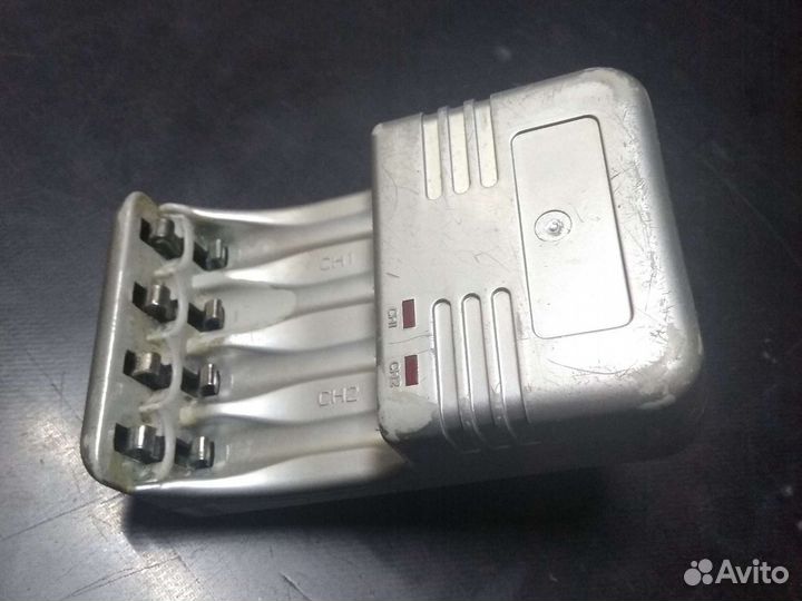 Зарядное устройство для аа+ааа