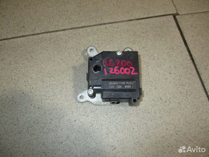 Моторчик заслонки печки Toyota Land Cruiser 200 2