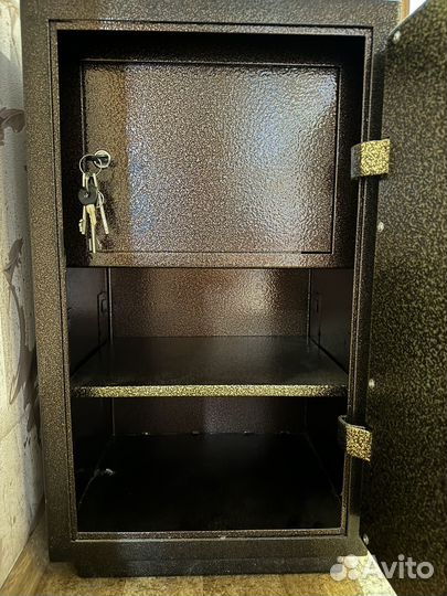 Сейф для денег и документов
