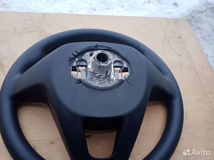 Руль от Весты ставим на Ларгус, Логан, Альмера