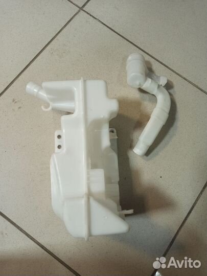 Бачок омывателя vw jetta 6