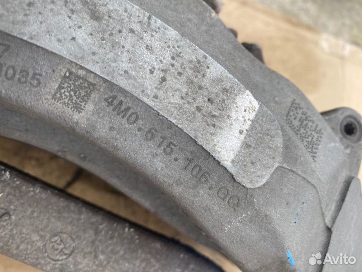 Суппорт тормозной передний правый Audi Q7 4M