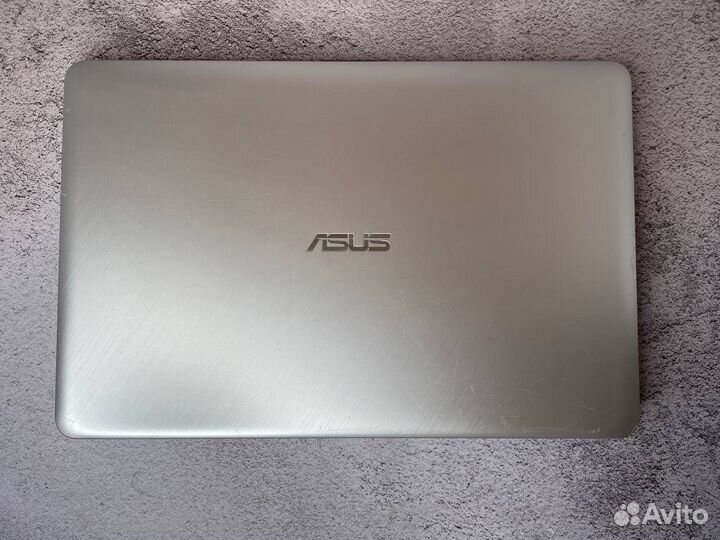 Ноутбук asus