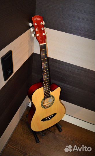 Акустическая гитара (новая) + чехол и медиаторы