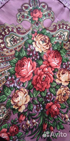 Платок цвета пенки 110х110