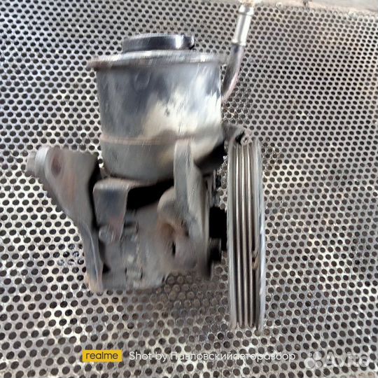 Насос гур Mazda 323 BF E5