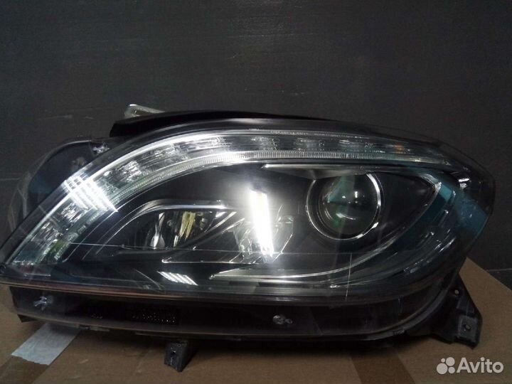 Фара левая Mercedes-Benz Ml-Class W166