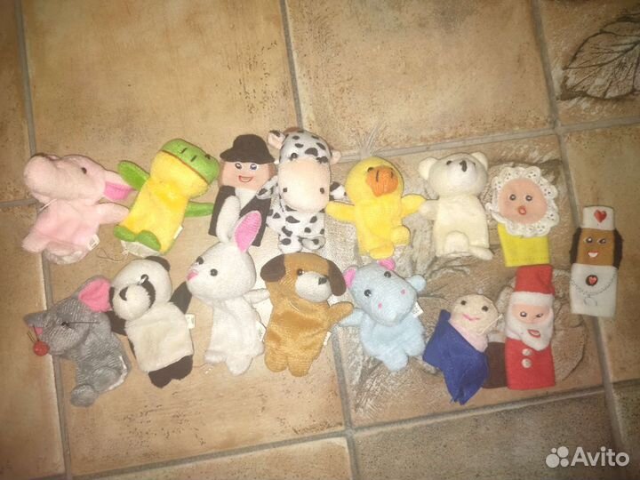 Игрушки на палец и вязанные