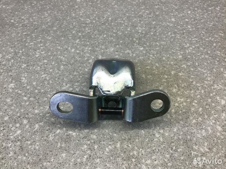 Петля двери передней правой верхняя Hyundai Creta