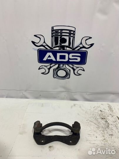 Скоба суппорта передняя Ssangyong Kyron 1 D20DT