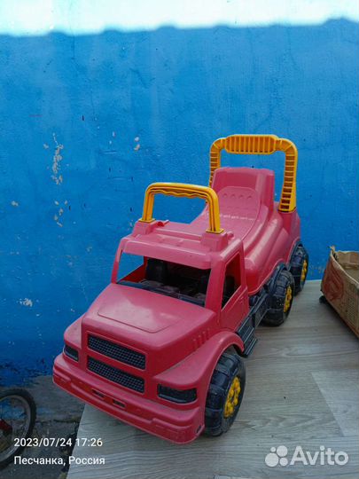 Машинка-каталка