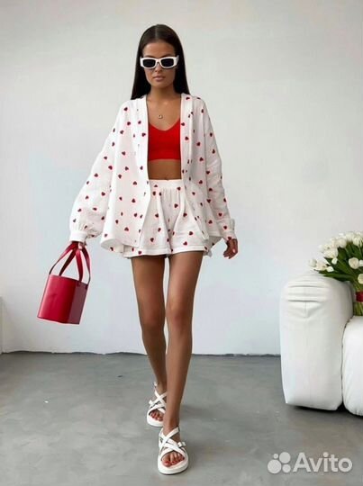 Легкий летний костюм