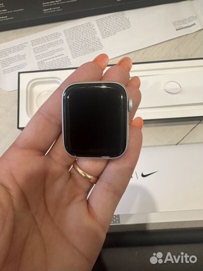 Apple watch se 44mm nike