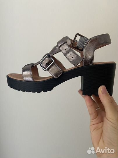 Босоножки новые натуральная кожа