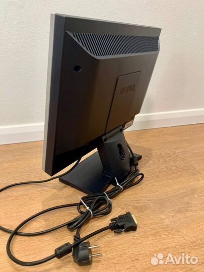 Монитор BenQ 17 дюймов 1280p
