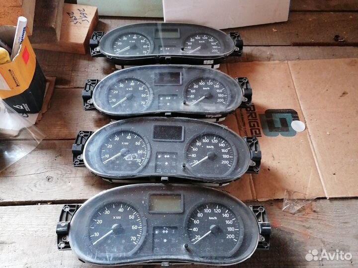 Панель приборов Renault Logan 1