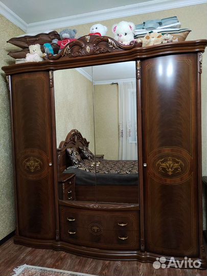 Спальный гарнитур