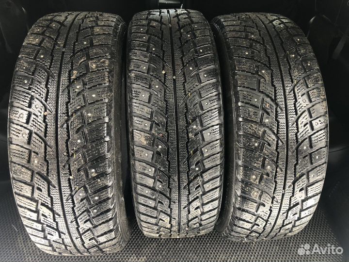 Kumho I'Zen RV Stud KC16 215/60 R17