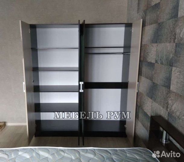 Шкаф с зеркалом новый