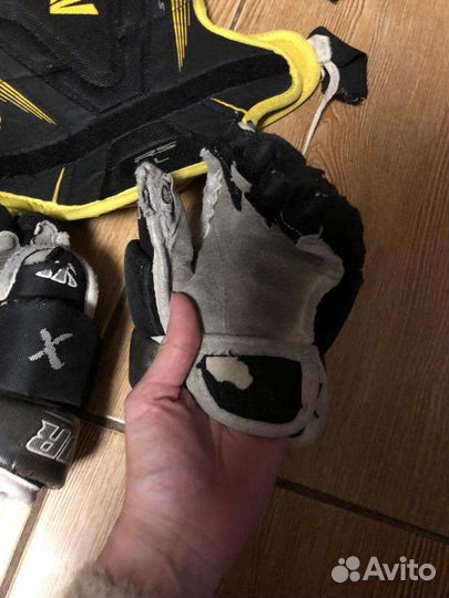 Нагрудник и краги