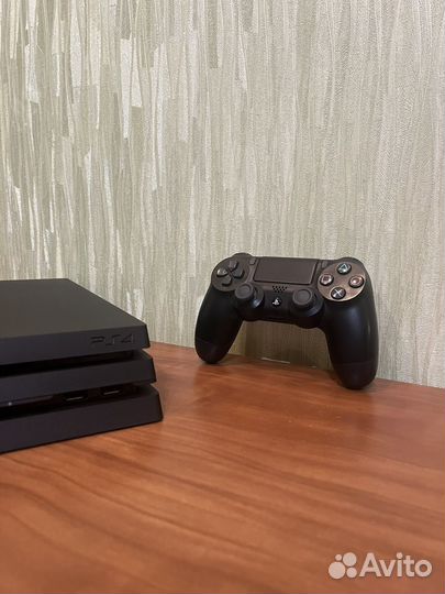 Sony PS4 pro 1 tb в идеале не вскрывалась