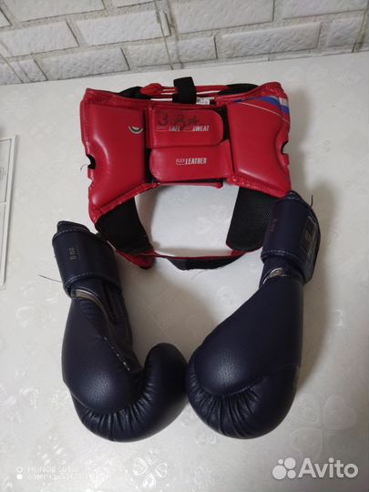 Боксерские перчатки детские 8 Oz и шлем