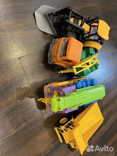 Игрушечные машинки