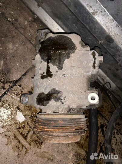 Компрессор кондиционера Cadillac Sts