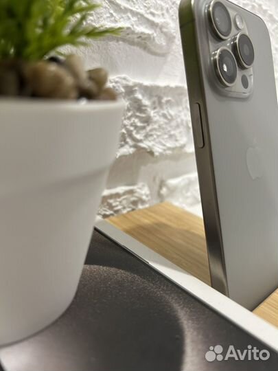 iPhone 15 Pro, 256 ГБ