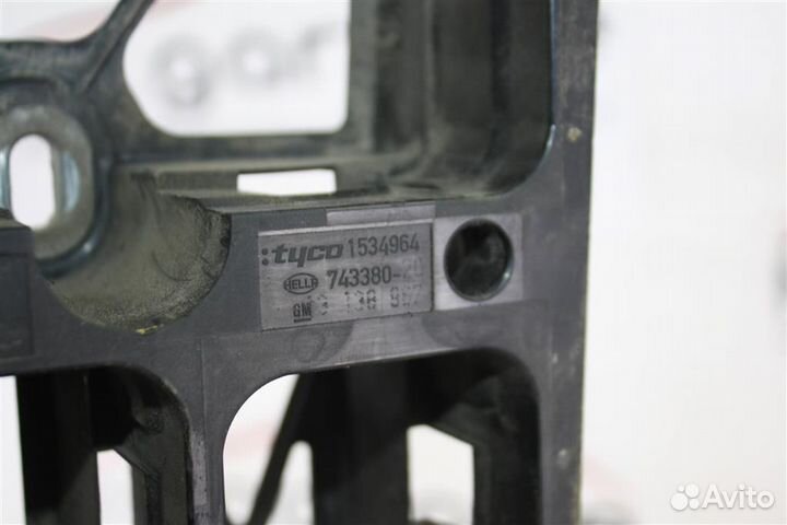 Корпус блока предохранителей Opel Astra H