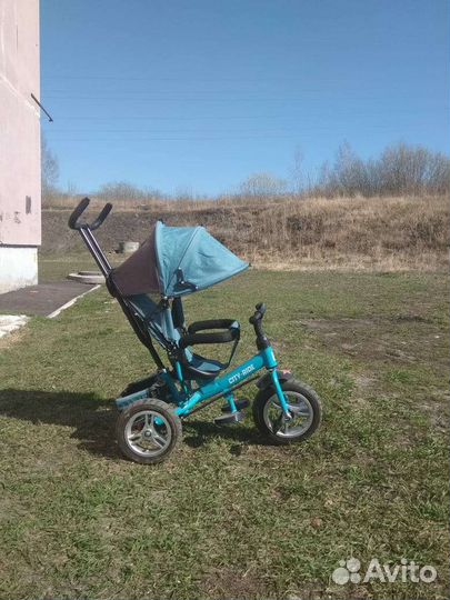 Детский велосипед трехколесный с ручкой бу