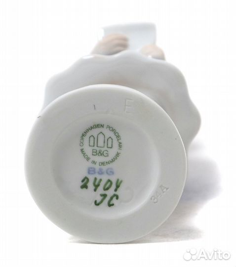 Фарфоровая фигура 