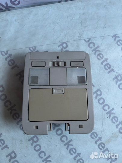 Плафон освещения передний Nissan Fuga 2006