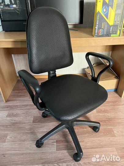 Компьютерное кресло