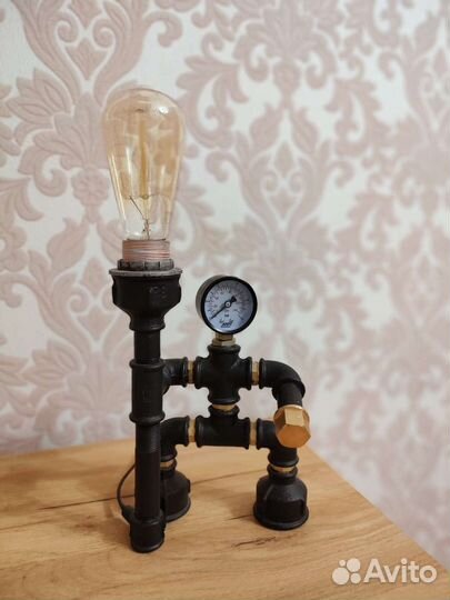 Светильник,лампа настольная