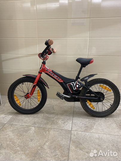 Детский велосипед Trek 16