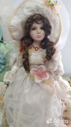Кукла фарфоровая большая