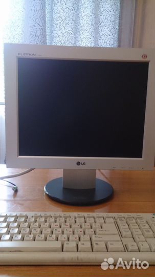 Монитор LG Flatron L1530S