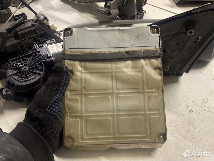 Блок управления двигателя Toyota Yaris 1999-2005