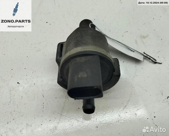 Клапан вентиляции топливного бака 058133517B на Volkswagen Touran