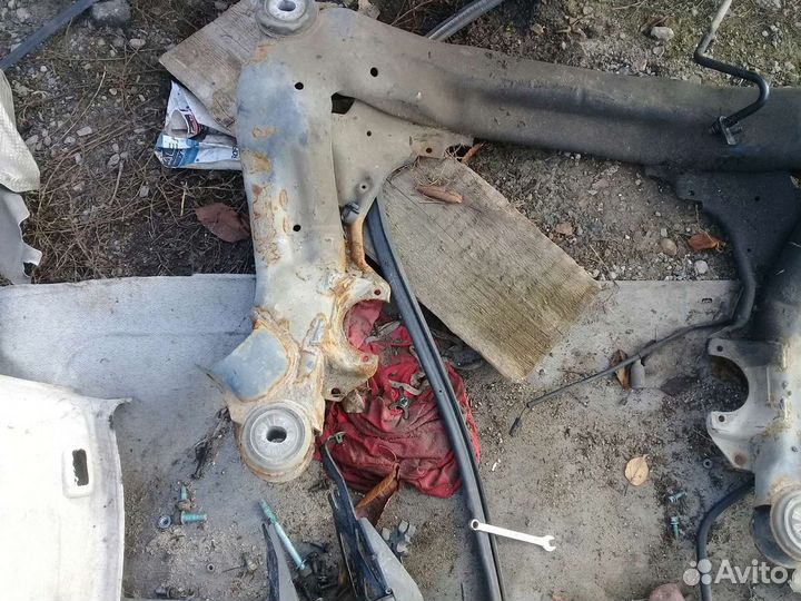 Балка подмоторная Audi A6 C5 двс 2.4 механика