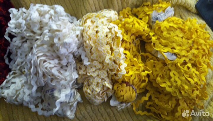 Тесьма, замки-молнии, нитки