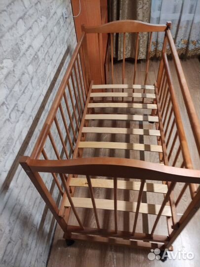 Детская кроватка