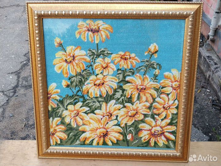 Вышивка цветы. В багете