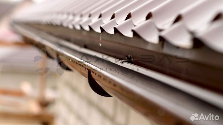 Желоб водосточной трубы