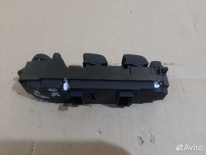 Блок управления стеклоподъемниками Opel Corsa D