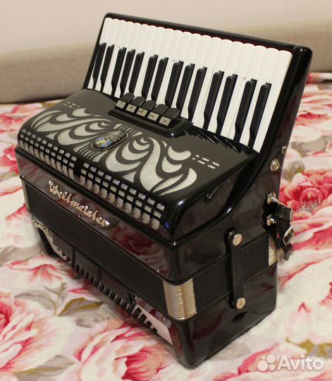 Аккордеон Weltmeister Caprice 3/4 сост. нового
