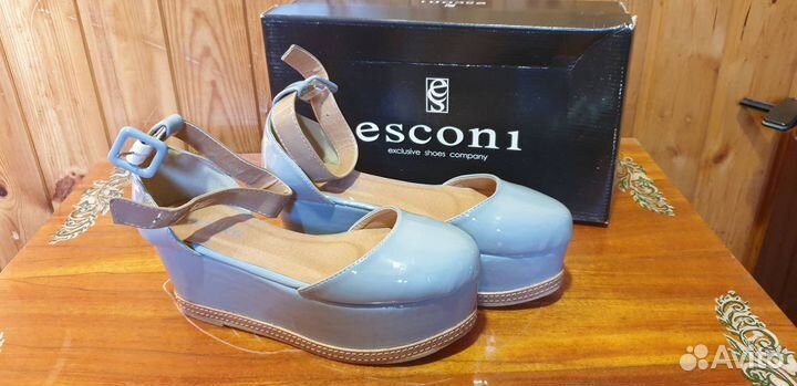 Туфли на высокой подошве новые Лаковая кожа 36р