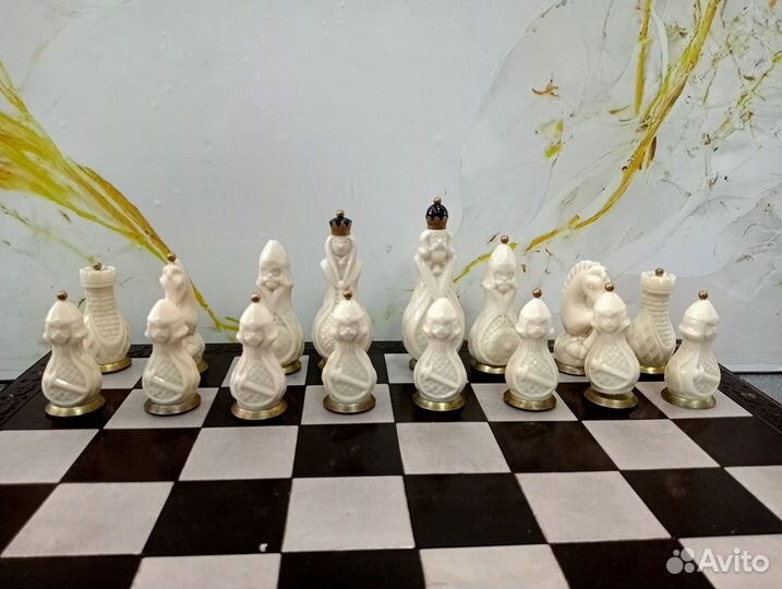 Шахматы из карболита c латунным oснованиeм. СССР