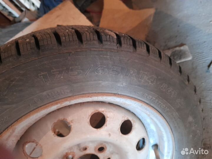 Зимняя резина на авто r14